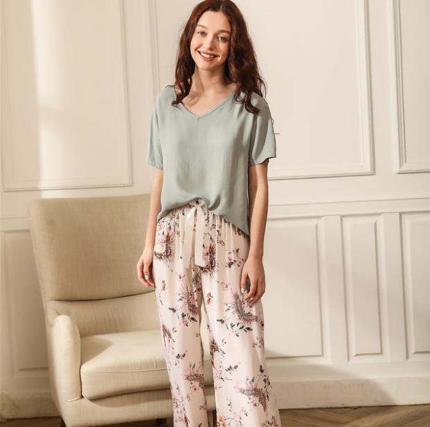 Big Leaf Printed V-Neck Loose Pajamas